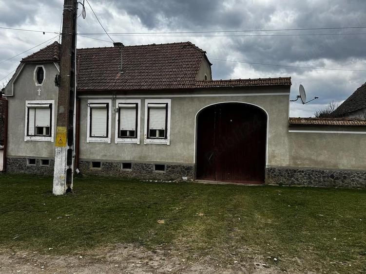 Casa tradi?ionala saseasca de vanzare Jibert, jud. Bra?ov - 1