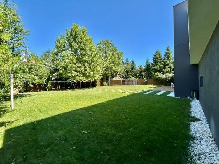 Villa with modern architecture, heated pool, 1000sqm yard, Iancu Nicolae area - 29