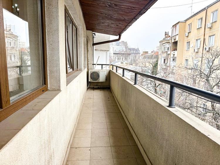 La doi pasi de Universitate - nu doar un birou ci un statut - 27