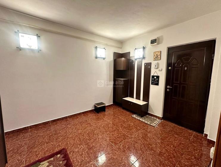 Mobilat & utilat, 3 camere, doua balcoane, bloc 1990, boxa & debara - 15