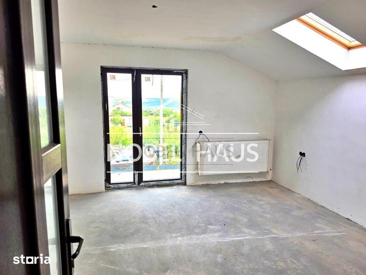 Casă cu 7 camere cu Teren 600 Mp în Perieni
