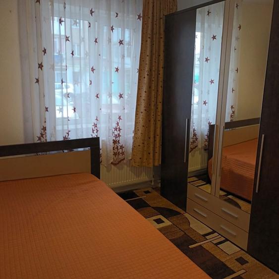 Inchiriez apartament micro 14 - 4