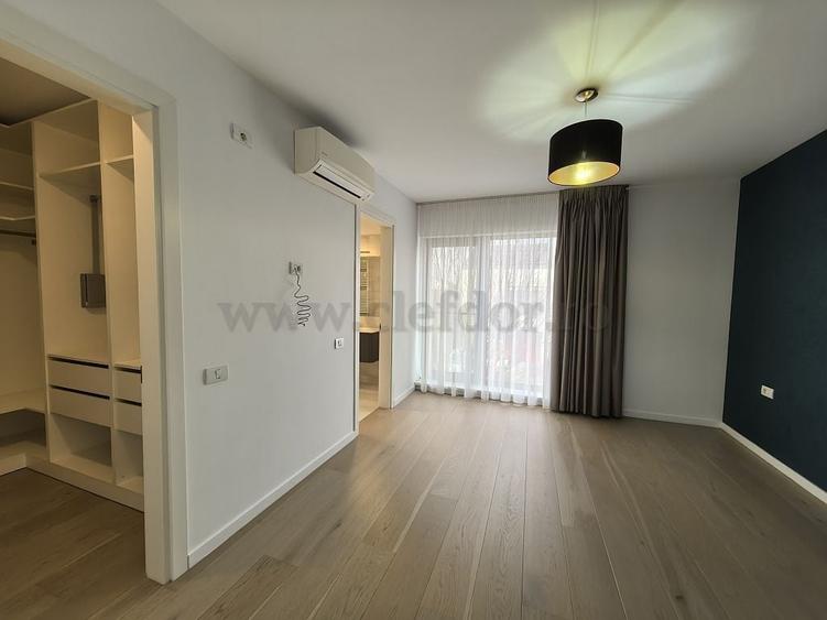 Vilă cu Piscina in Tunari - 17