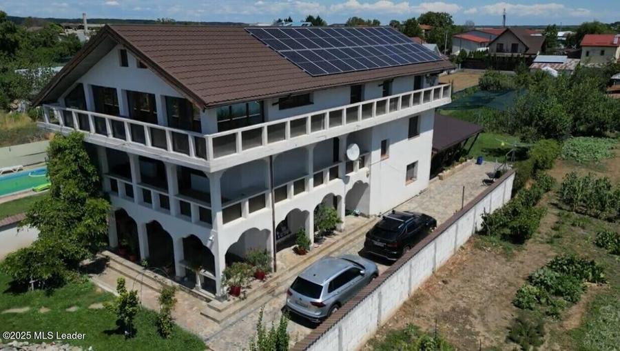 Casa Mogosoaia cu livada, crama si terasa - 2