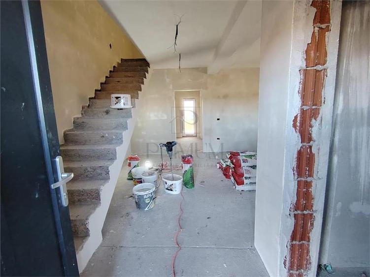 Duplex modern - bucatarie inchisa - zona linistita - teren 375 mp - 4