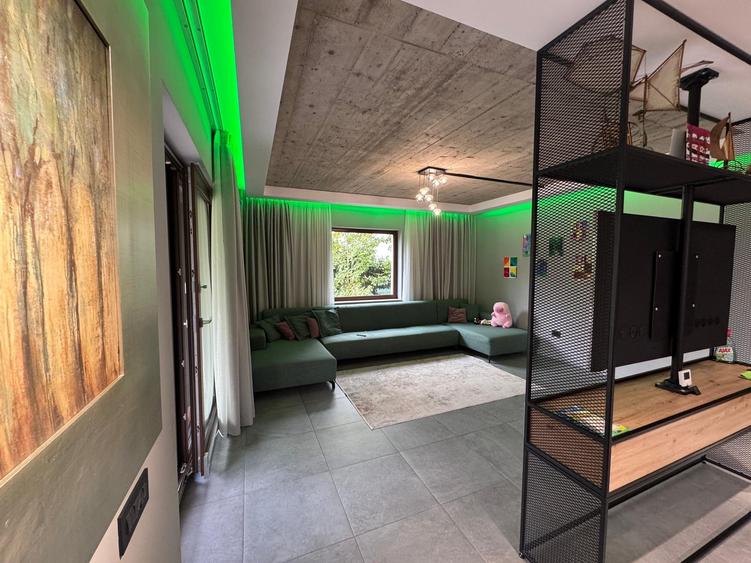 VILA COCHETA CU TEREN GENEROS,  PANOURI FOTOVOLTAICE 11KW SI GARAJ - 4