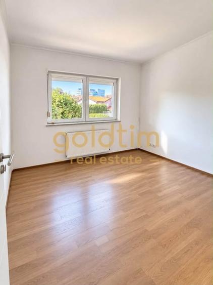 Casă individuală cu 6 camere decomandat cu Piscina în Pipera