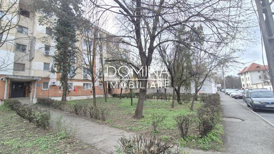 Vânzare garsonieră, etaj 1,  zonă centrală, strada Vasile Alecsandri - 8