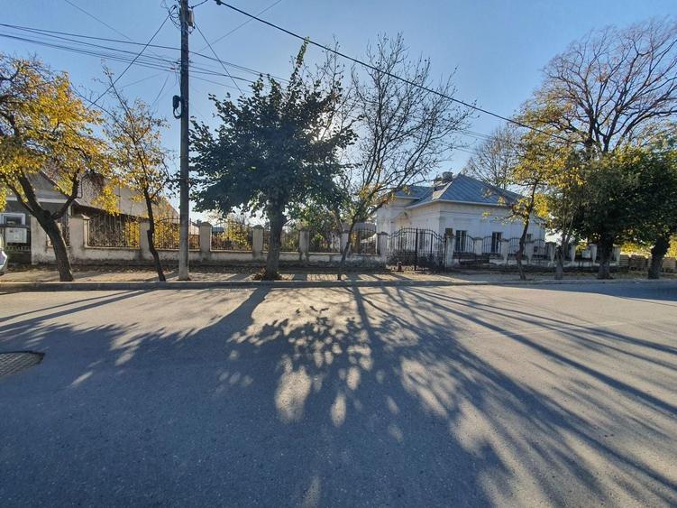 Casa boiereasca ultracentral teren 3032 m2 teren - 11