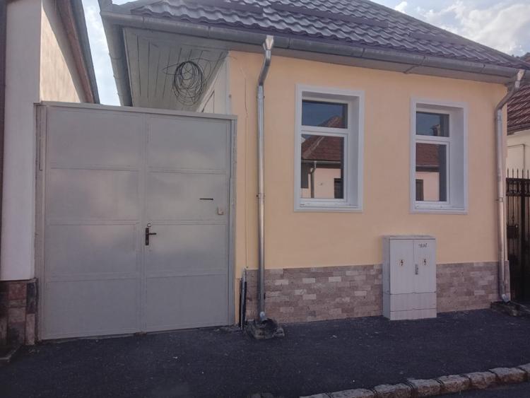 Casa cu 2 camere, suprafata de 70 mp, in zona Grivitei - 1