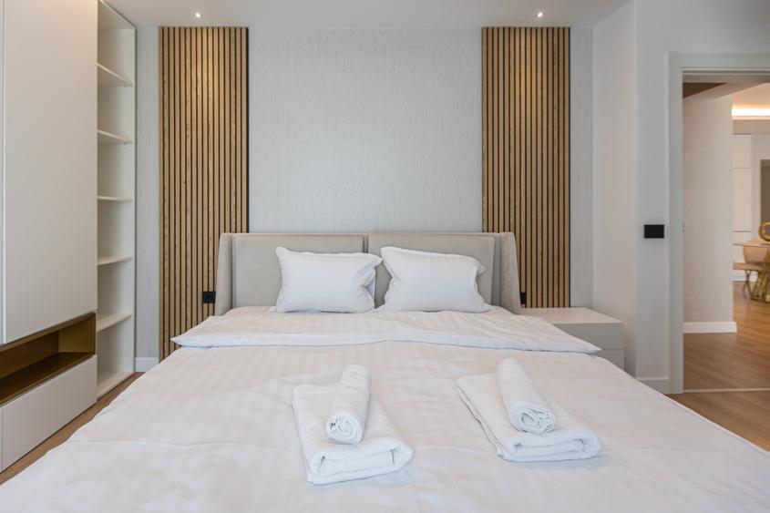 Apartament 3 camere lux Mamaia cu vedere frontala la lac - 11