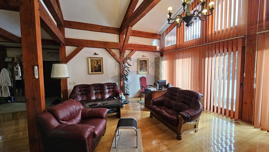 Vila de lux cu 4 camere de vanzare in Campulung Moldovenesc, Suceava - 16