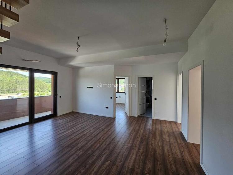 Apartament 7 Camere, 165mp, Pe 2 Nivele, Zona VIVO