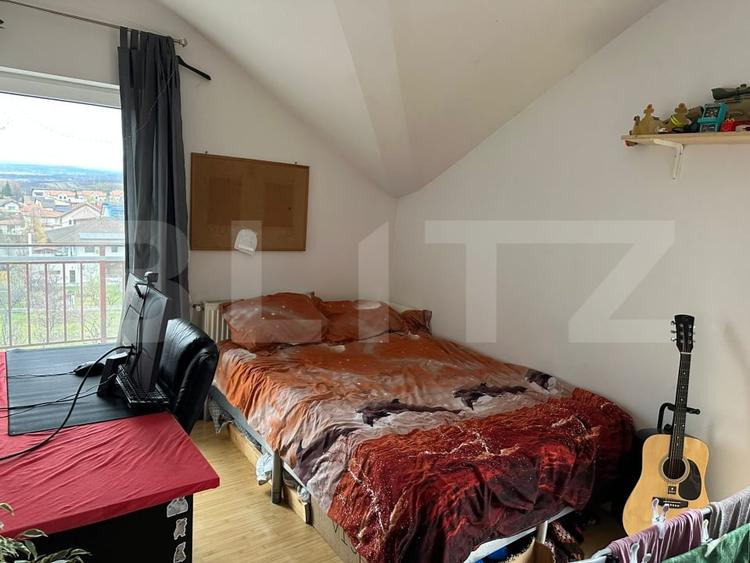 Apartament cu 3 camere decomandat, mobilat în Bună Ziua