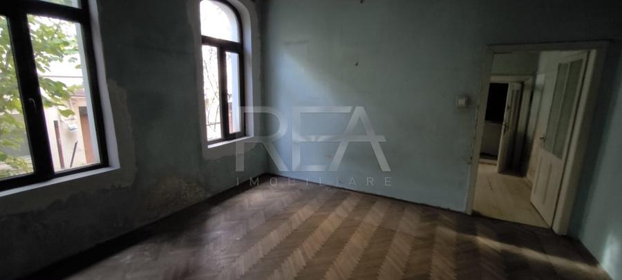 Casa cu 9 camere, Parcul Carol - 4