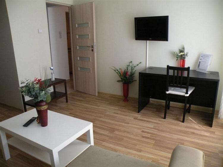 Apt. Calea Victoriei, Ateneul Roman, etaj 1, decomandat, bloc solid termoizolat - 13