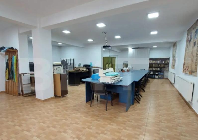 Casa/Spatiu Comercial, 620 mp, pe 3 nivele: demisol, parter, - 16