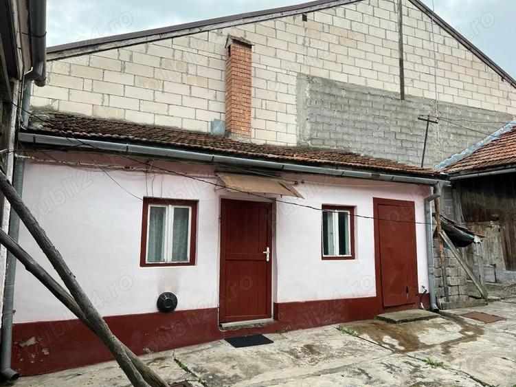 Casa de vanzare in centru Zarnesti - 1
