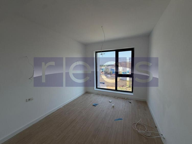 Apartament cu 4 camere, mobilat în Central