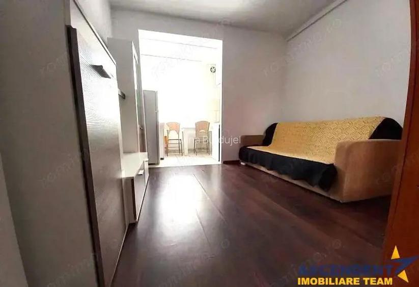 Garsoniera renovata, Astra, Brasov Garsoniera renovata, Astra, Brasov