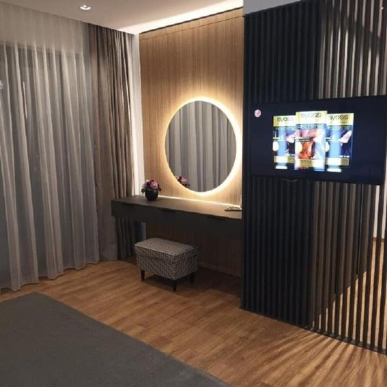 Apartament cu 3 camere decomandat, mobilat în Central