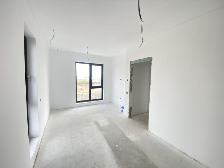 COMISION 0, CASĂ MODERNĂ IN SACALAZ, 5 Camere, 107mp Utili, 300mp Teren - 12