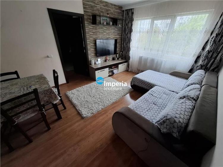 Apartament 3 camere nedecomandat, 60 mp, Podu Ros - Tesatura! - 2
