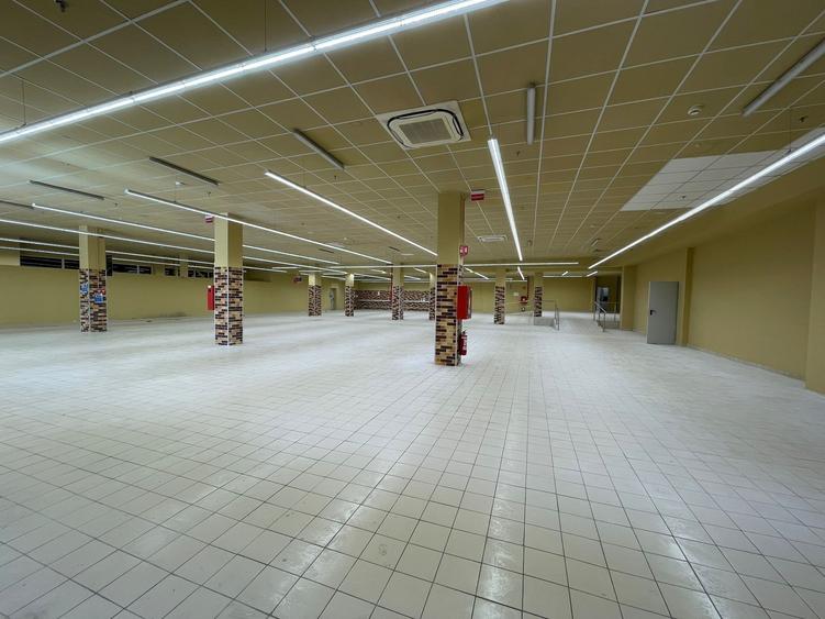 Piata 700, Unirii, spatiu SAD 619,71mp/984 mp, ultracentral,parcare - 1