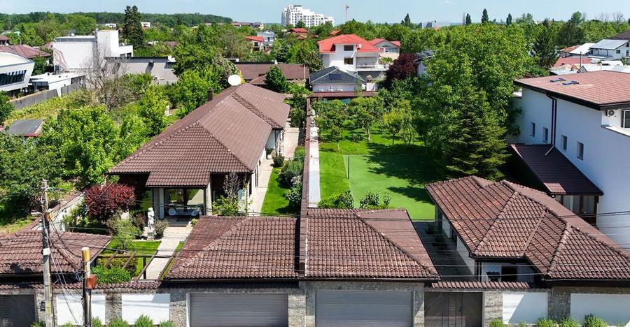 Vila + casa de oaspe?i + casa angaja?i | 12 camere |... - 12