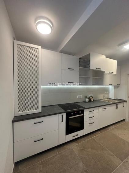 Vand apartament proaspat renovat , finisaje lux