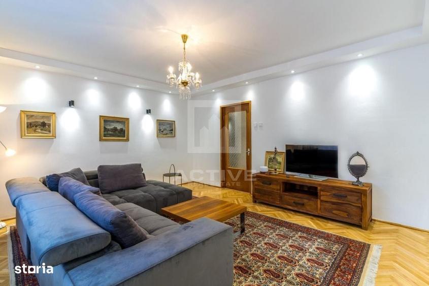 Apartament cu 4 camere decomandat în Central