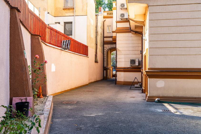 Spațiu Generos și Versatil pentru Birouri sau Activități Comerciale - 29