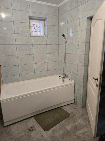 Vand casa Com Pietroasa-Bihor, sosea , central ter 2500 mp, dublu front, utilit.,gaz - 10