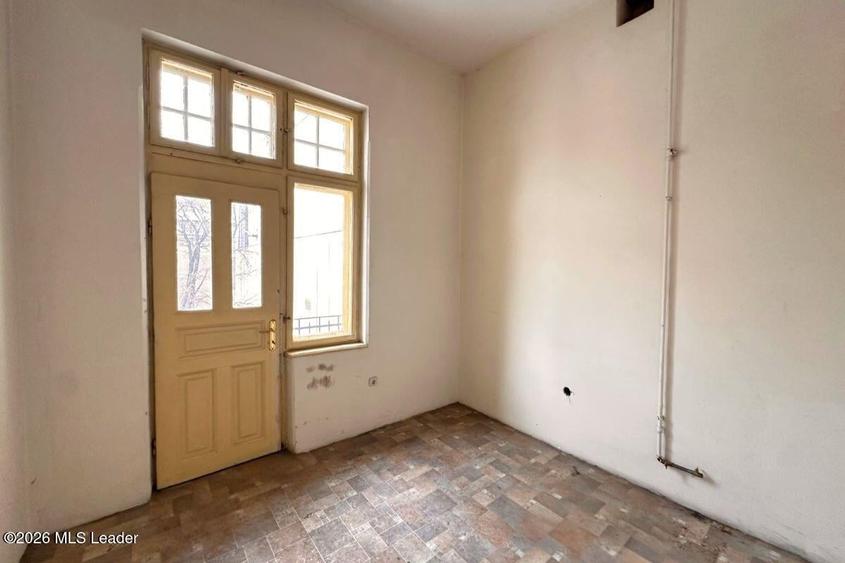 B-dul Carol 59, 222 mpu, 9 camere, etaj 1 din 3, balcoane 14 mp - 26