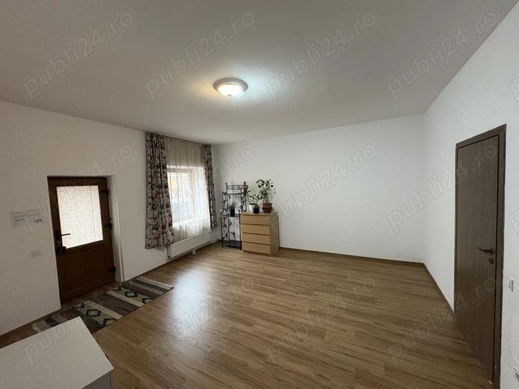 Casa spatioasa perfecta pentru locuit sau afaceri comerciale - 1