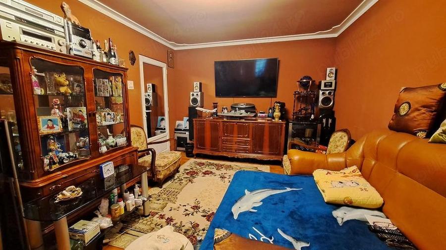 VAND Apartament 4 camere decomandate super amenajat Etaj 3 Oras Braila Vidin Tel - 1