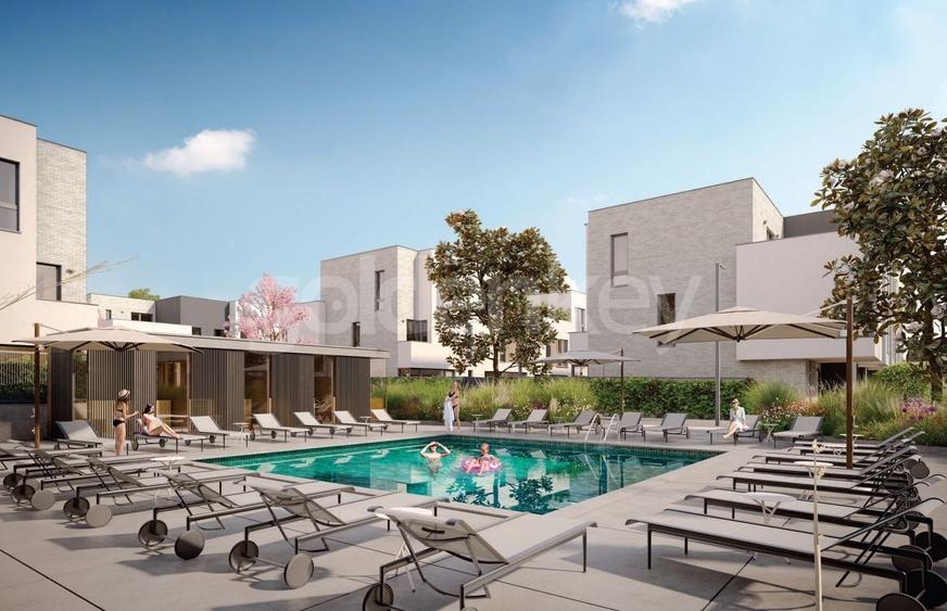 Vila cu 7 camere in complex cu piscina - 1