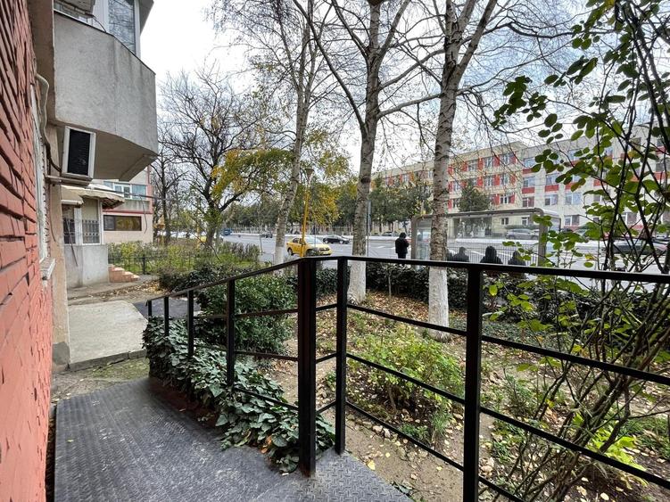 Dezrobirii - garsoniera cu destinatie de spatiu comercial, iesire stradala - 1