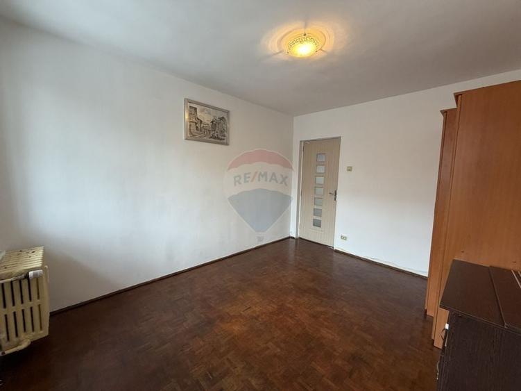 Apartament cu 3 camere de închiriat în zona Giulesti - 5