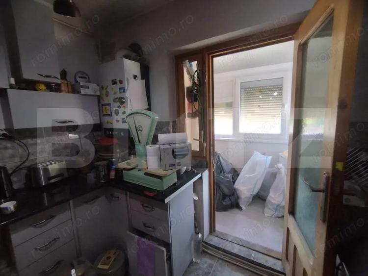Apartament cu 3 camere decomandat, mobilat în Tomești