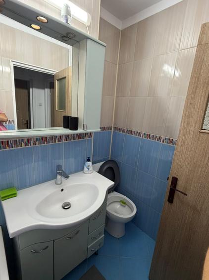 Apartament cu 2 camere semidecomandat, mobilat în Gorjului