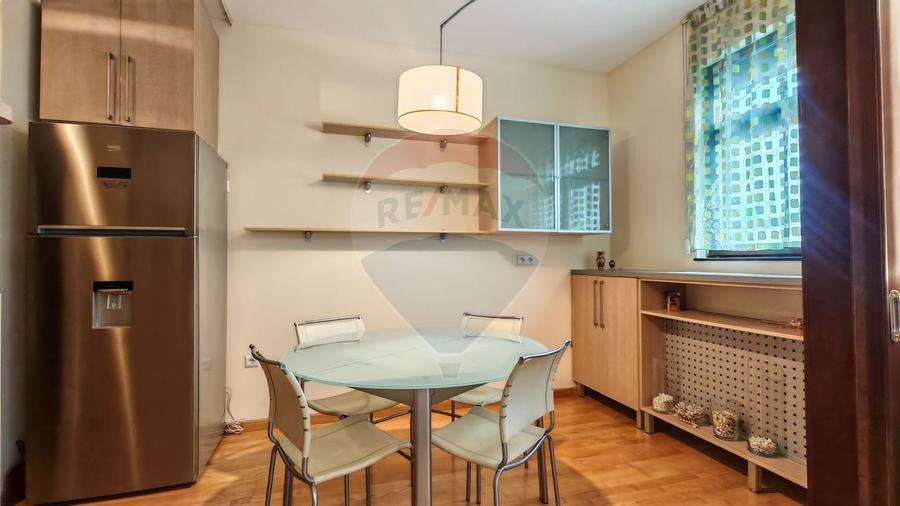 Apartament cu 3 camere decomandat, mobilat în Arcul de Triumf