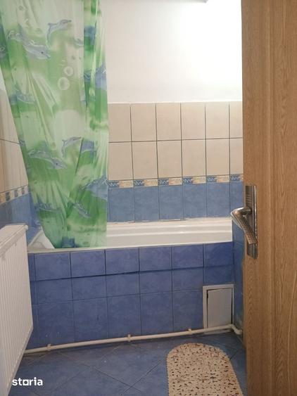 Apartament cu 3 camere decomandat în Patriei