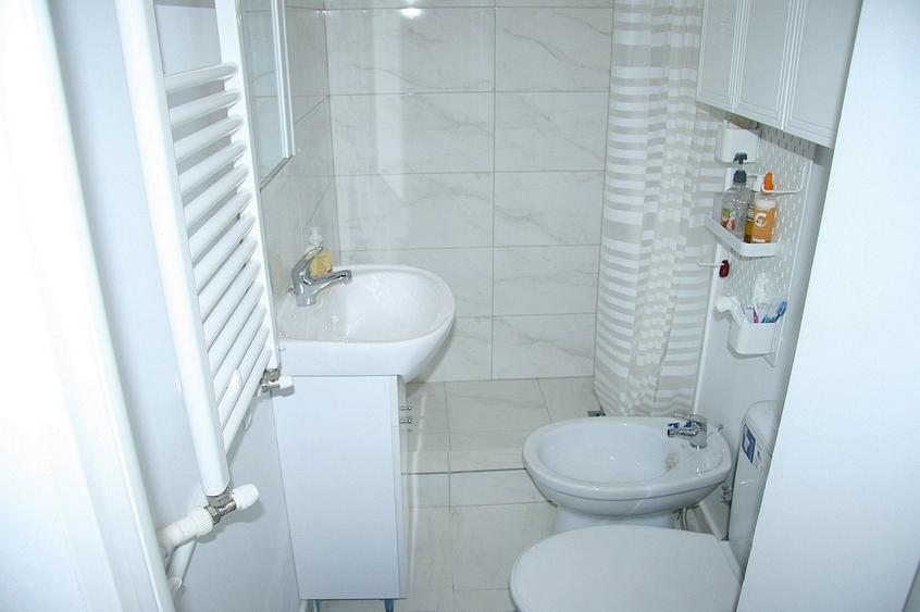 Apartament cu 2 camere semidecomandat, mobilat în Centrul Civic
