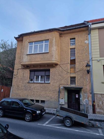 Apartament cu 3 camere decomandat în Centrul Istoric
