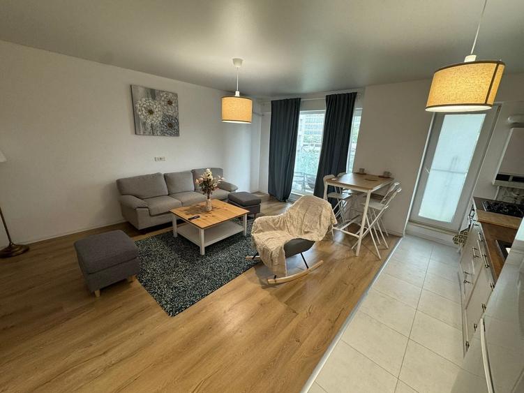 Apartament cu 2 camere decomandat, mobilat în Parcul Carol
