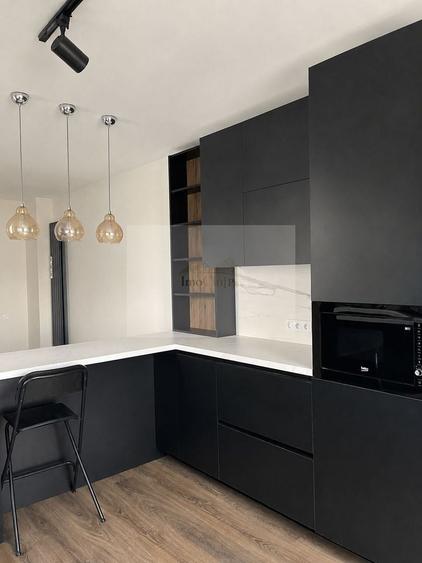 Apartament cu 2 camere semidecomandat, mobilat în Bulgaria