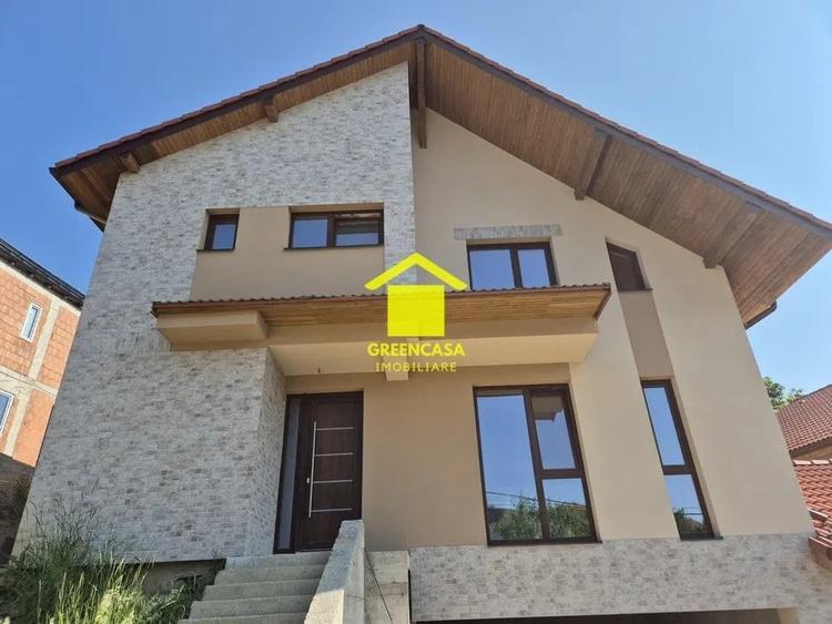 Casă individuală cu 5 camere cu Garaj în Feleacu
