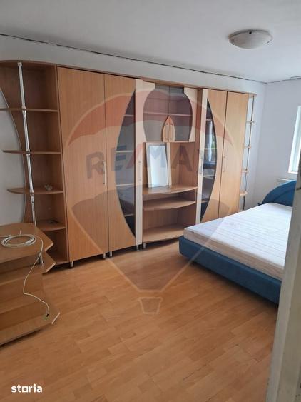 Apartament cu 3 camere, mobilat în Central