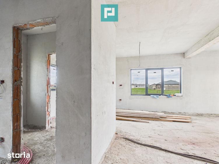 Casă cu 4 camere cu Teren 684 Mp în Zimandu Nou